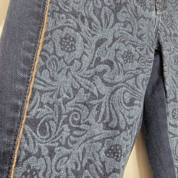 Peace Bird Skinny Leg Floral design - Picture 13 of 13